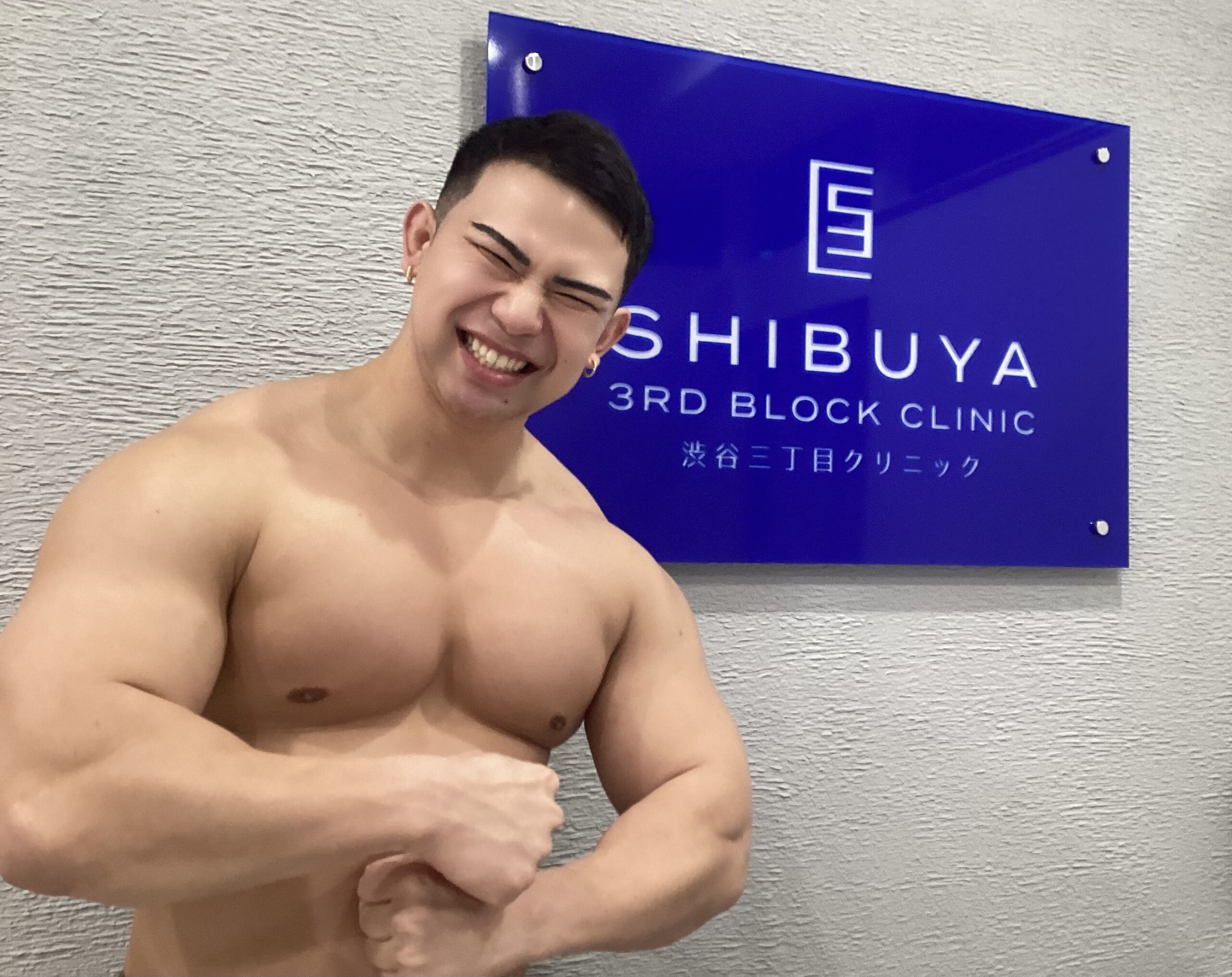 【日本一の大胸筋】ツカケンこと塚本健太様がご来院です！