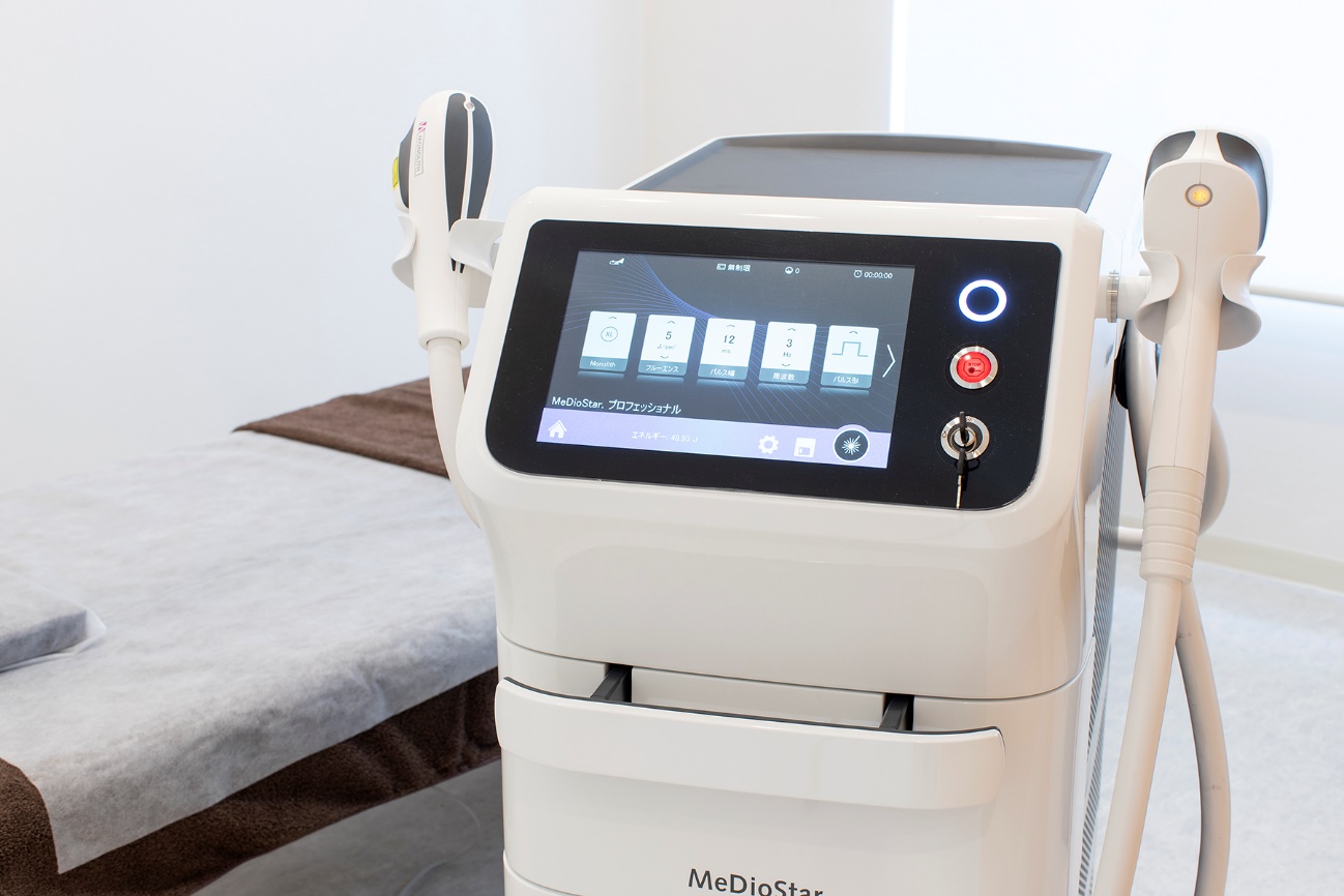 痛みの少ない医療脱毛レーザー機を採用
